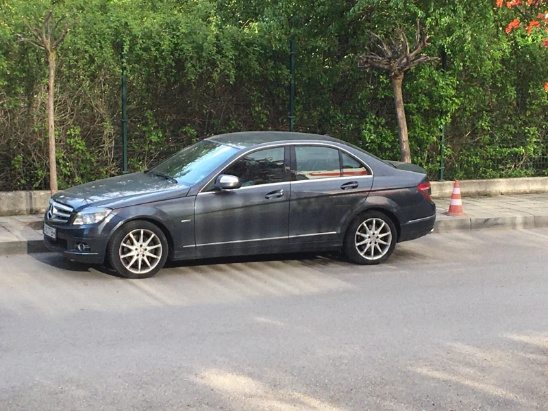 Mercedes-Benz C 320 4matic, снимка 16 - Автомобили и джипове - 51218367