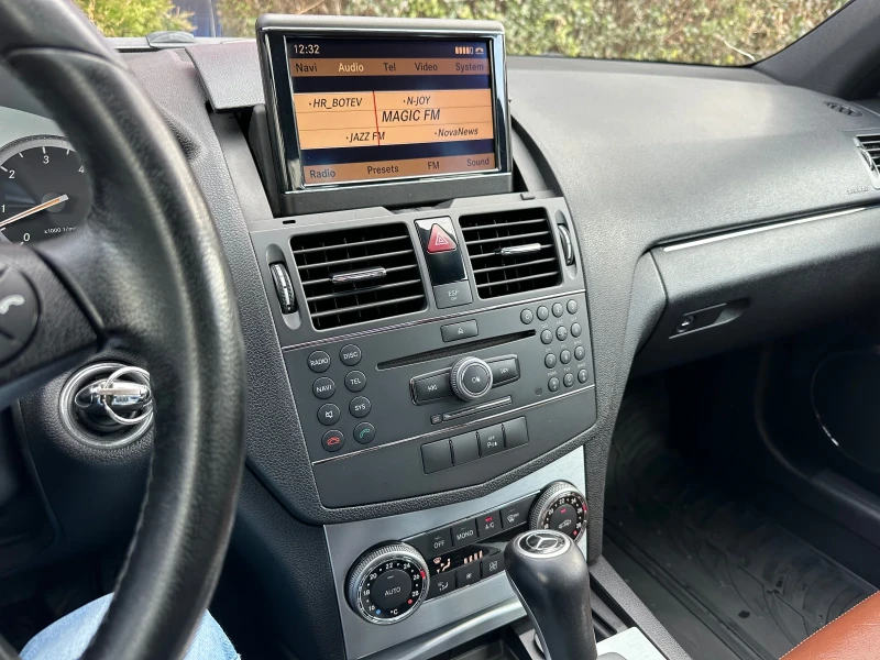 Mercedes-Benz C 320 4matic, снимка 2 - Автомобили и джипове - 51218367