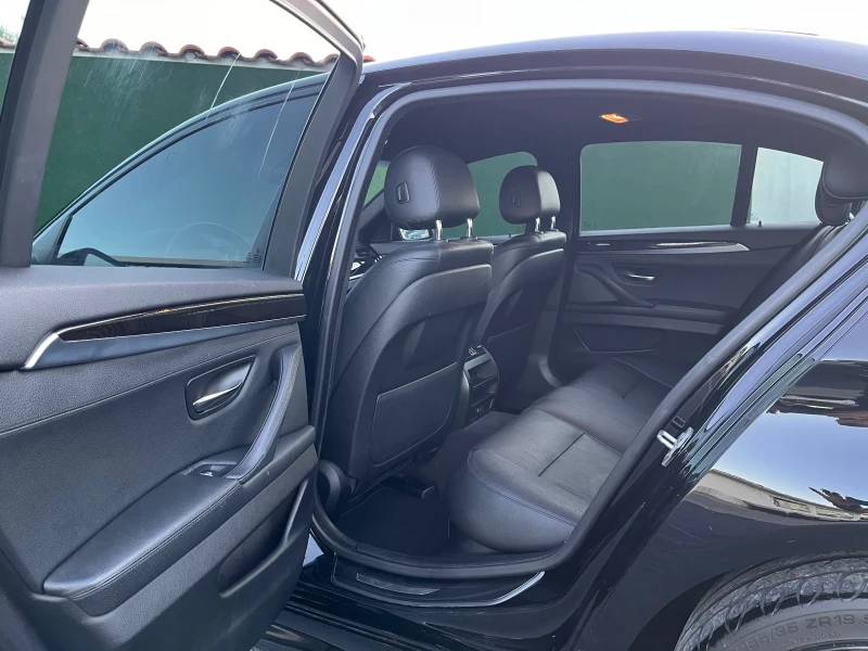 BMW 528 i TwinTURBO MPack ShadowLine Камера KeyLess ЛИЗИНГ, снимка 10 - Автомобили и джипове - 52483804