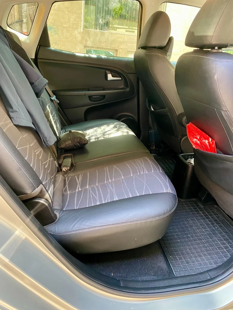 Kia Venga 1.6 D 115hp, снимка 6 - Автомобили и джипове - 53023703