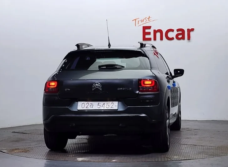 Citroen C4 Cactus 1.6 BlueHDI Shine - изображение 4