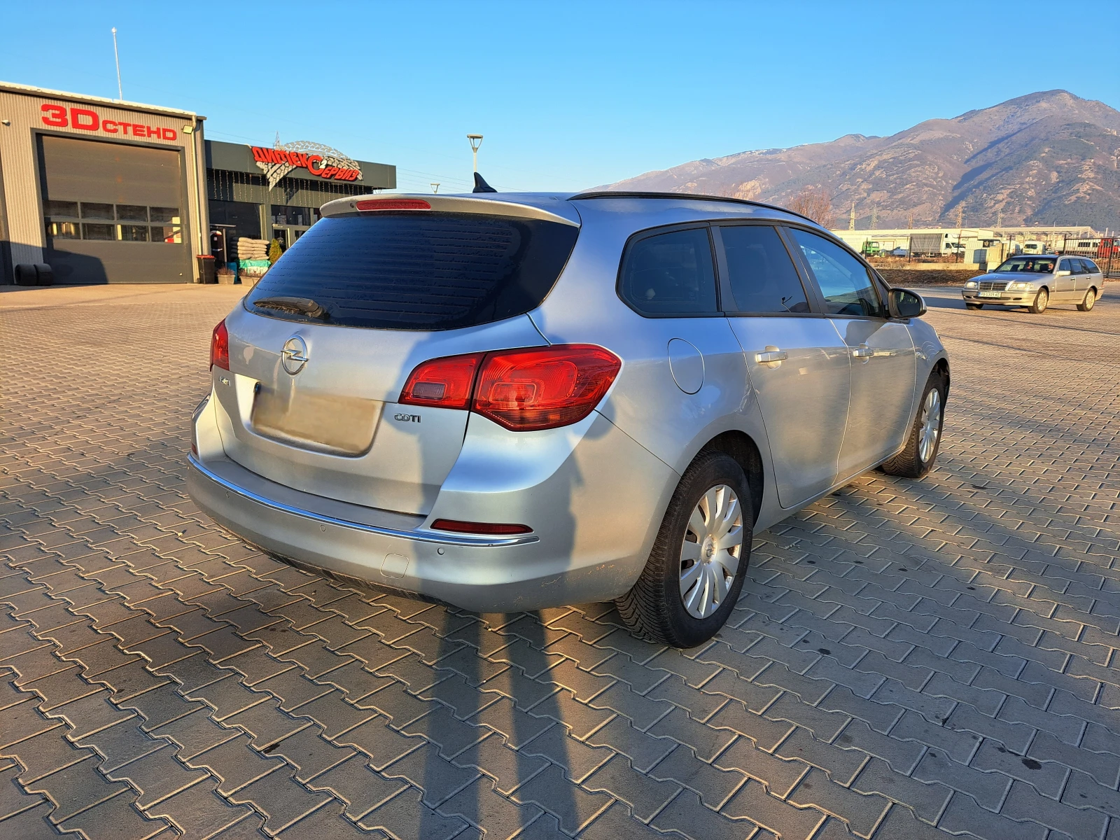 Opel Astra Sports Tourer - изображение 6