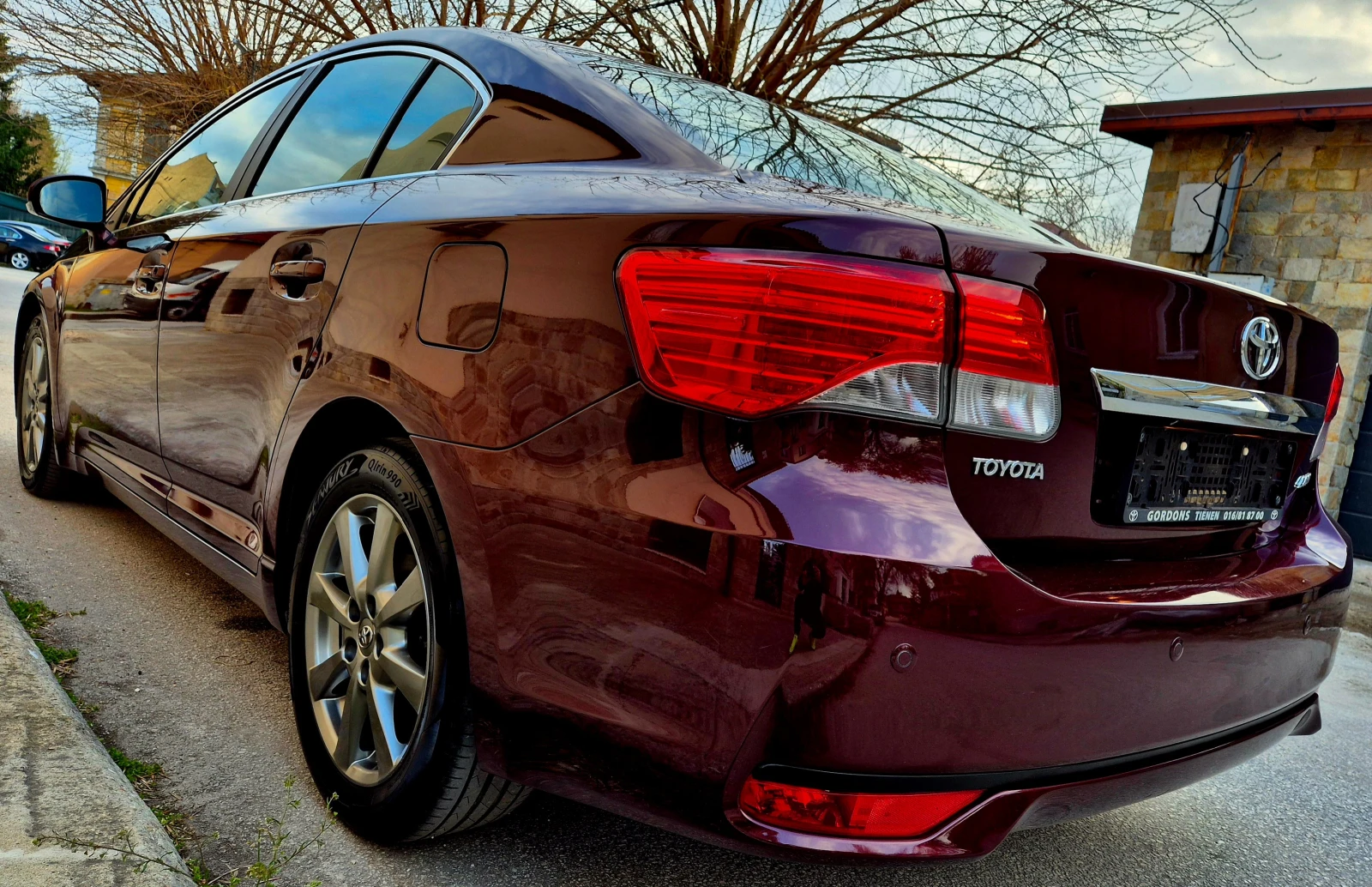 Toyota Avensis 2.0d4d-EXECUTIVE-FACELIFTнави-кожа-6скорости-japan - изображение 5