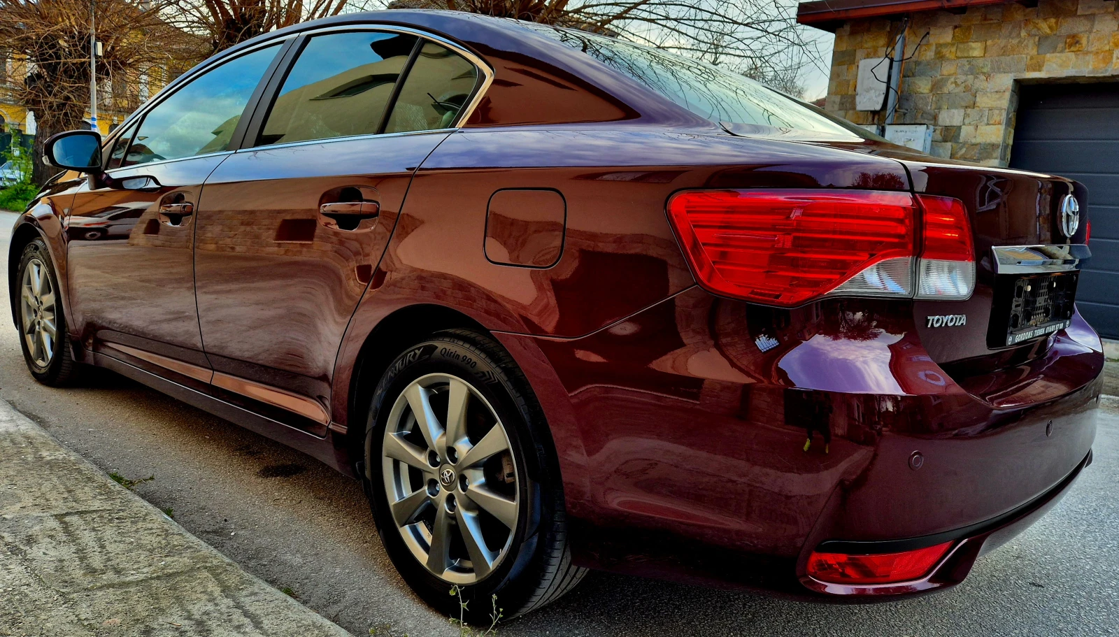 Toyota Avensis 2.0d4d-EXECUTIVE-FACELIFTнави-кожа-6скорости-japan - изображение 6