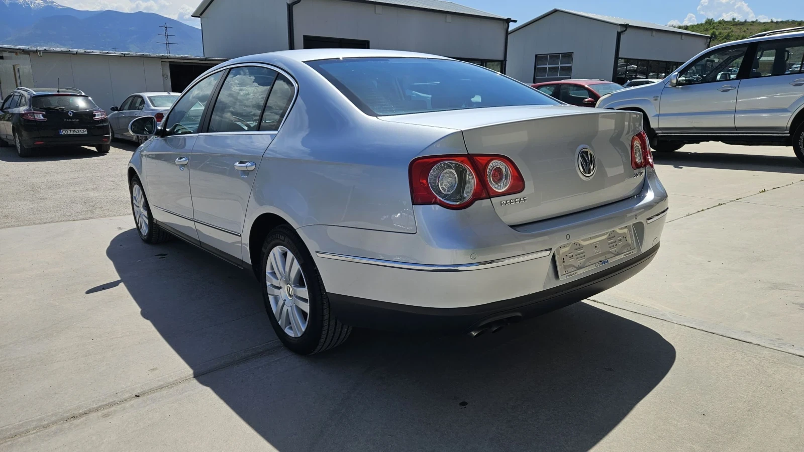 VW Passat 2.0TDI/ HIGHLINE/ АВТОМАТИК - изображение 4