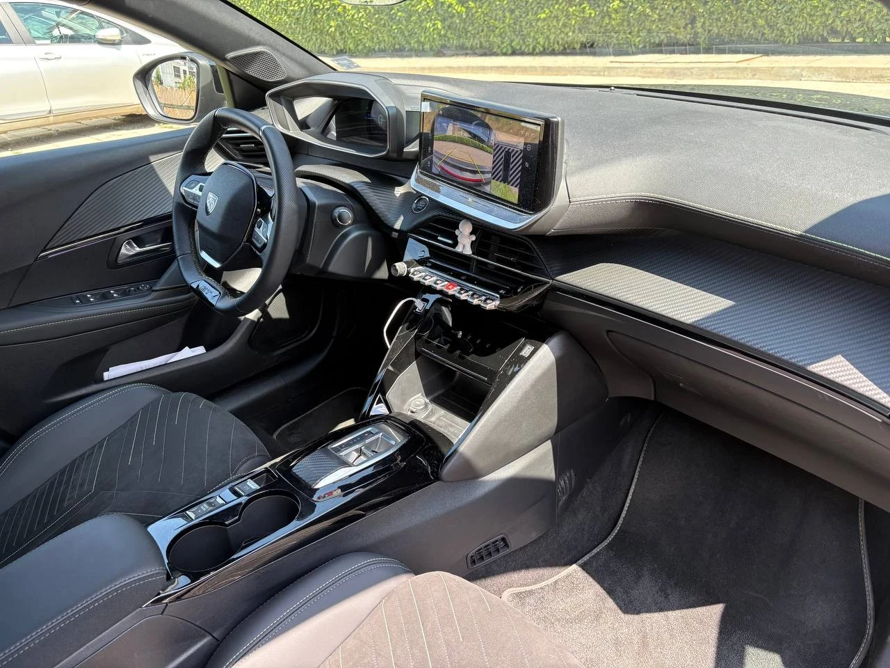 Peugeot 208 E- GT line  - изображение 5