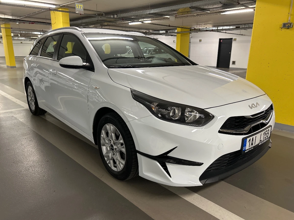 Kia Ceed 1.5 T-GDI/ Spin/ SW/ DCT/ Oчакван !, снимка 3 - Автомобили и джипове - 54019573