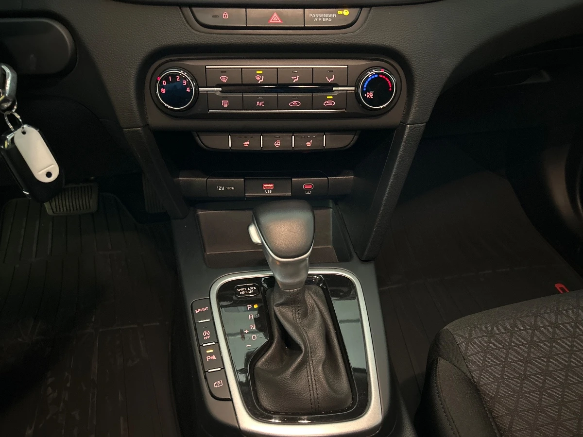 Kia Ceed 1.5 T-GDI/ Spin/ SW/ DCT/ Oчакван !, снимка 12 - Автомобили и джипове - 54019573