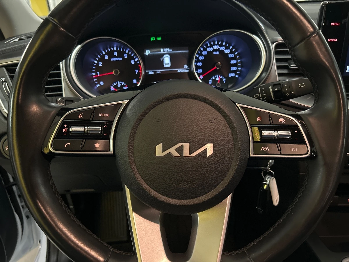 Kia Ceed 1.5 T-GDI/ Spin/ SW/ DCT/ Oчакван !, снимка 10 - Автомобили и джипове - 54019573