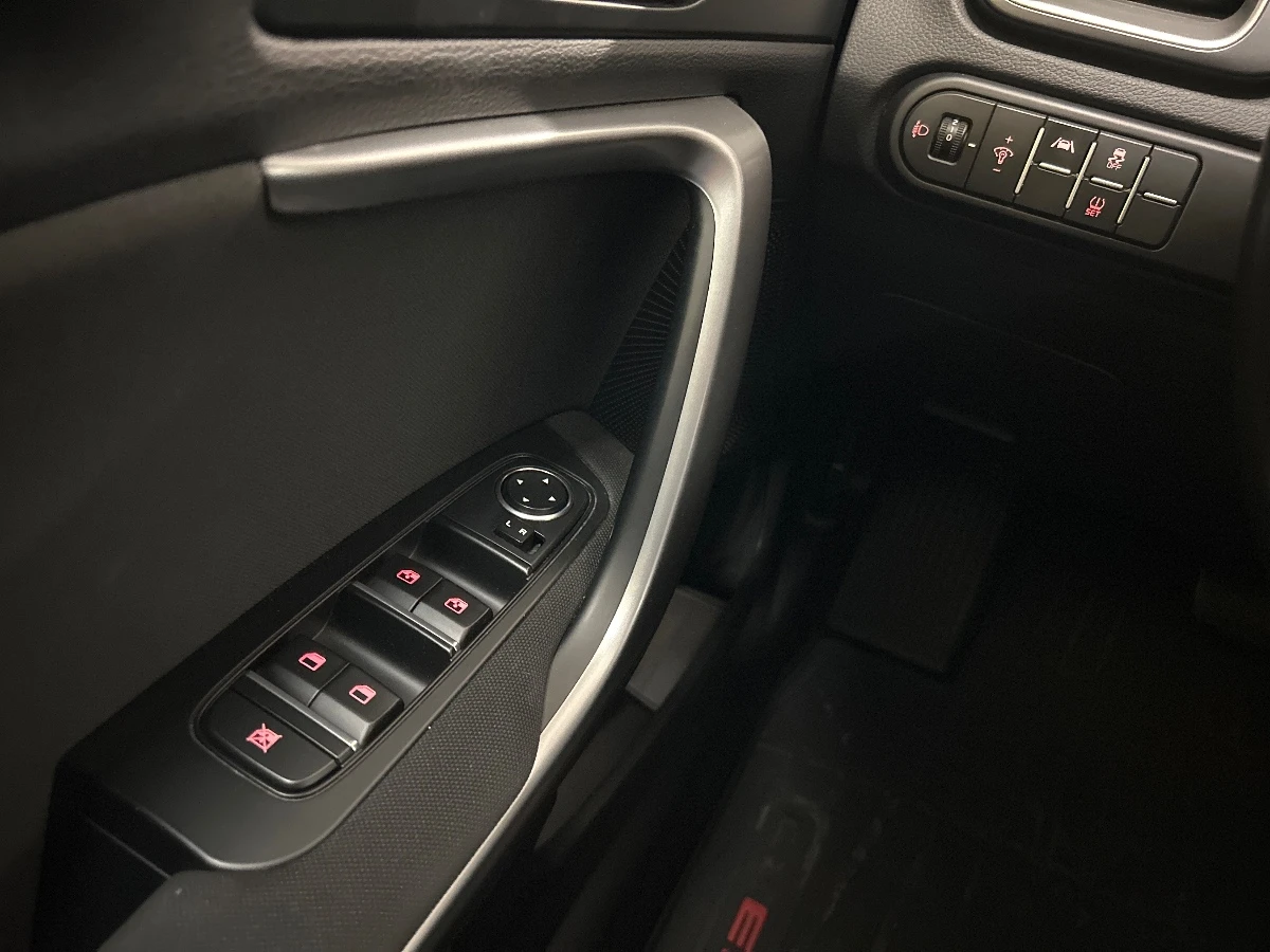 Kia Ceed 1.5 T-GDI/ Spin/ SW/ DCT/ Oчакван !, снимка 11 - Автомобили и джипове - 54019573