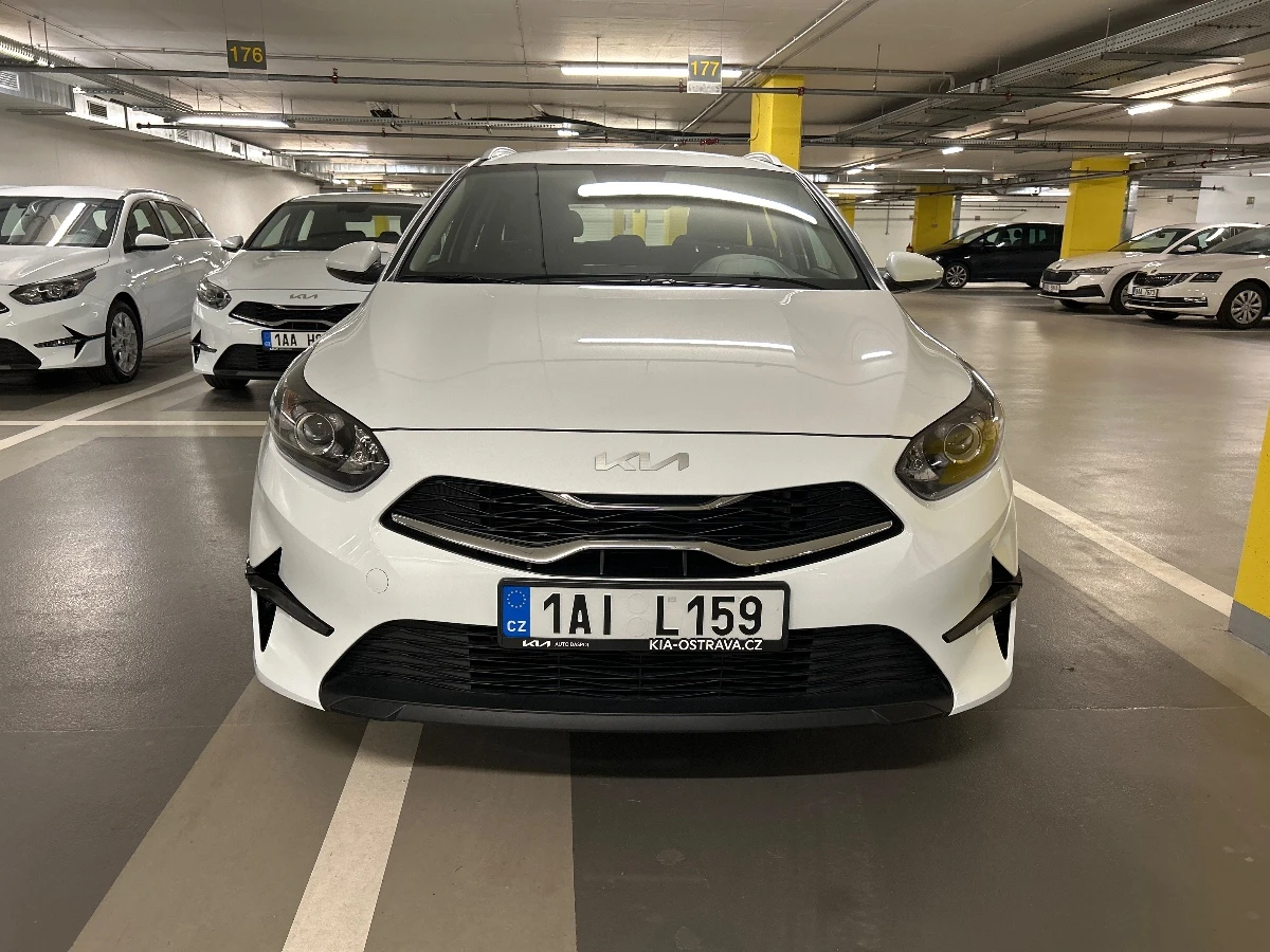 Kia Ceed 1.5 T-GDI/ Spin/ SW/ DCT/ Oчакван !, снимка 2 - Автомобили и джипове - 54019573