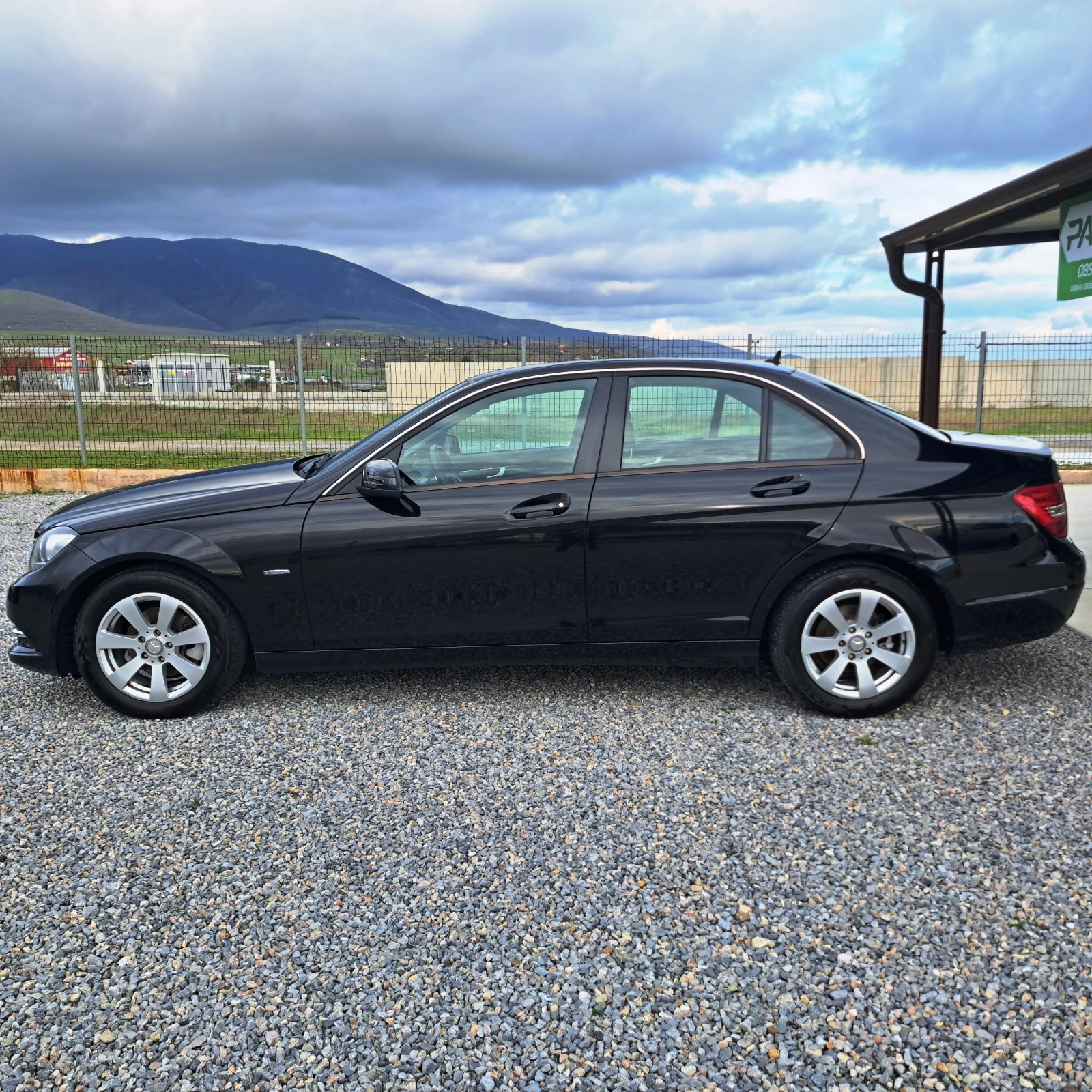 Mercedes-Benz C 200 FACE* ADAPTIVE XENON* NAVI* LED* PARКTRONIC* TOP!*, снимка 3 - Автомобили и джипове - 54103269