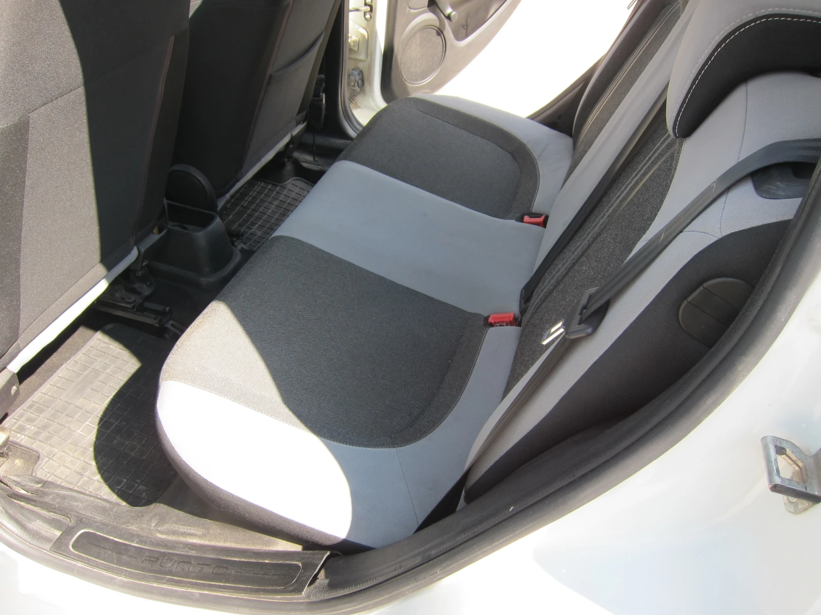 Fiat Punto 1.3 mjet, снимка 11 - Автомобили и джипове - 54172248