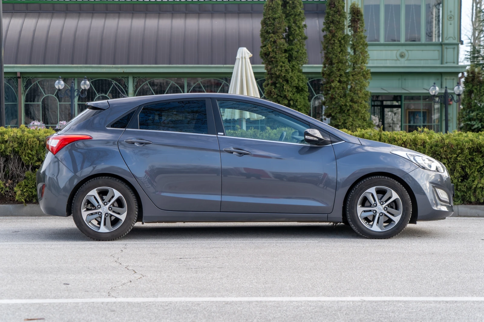 Hyundai I30 1.6 CRDI 110 кс Климатроник GO Edition, снимка 4 - Автомобили и джипове - 54235290