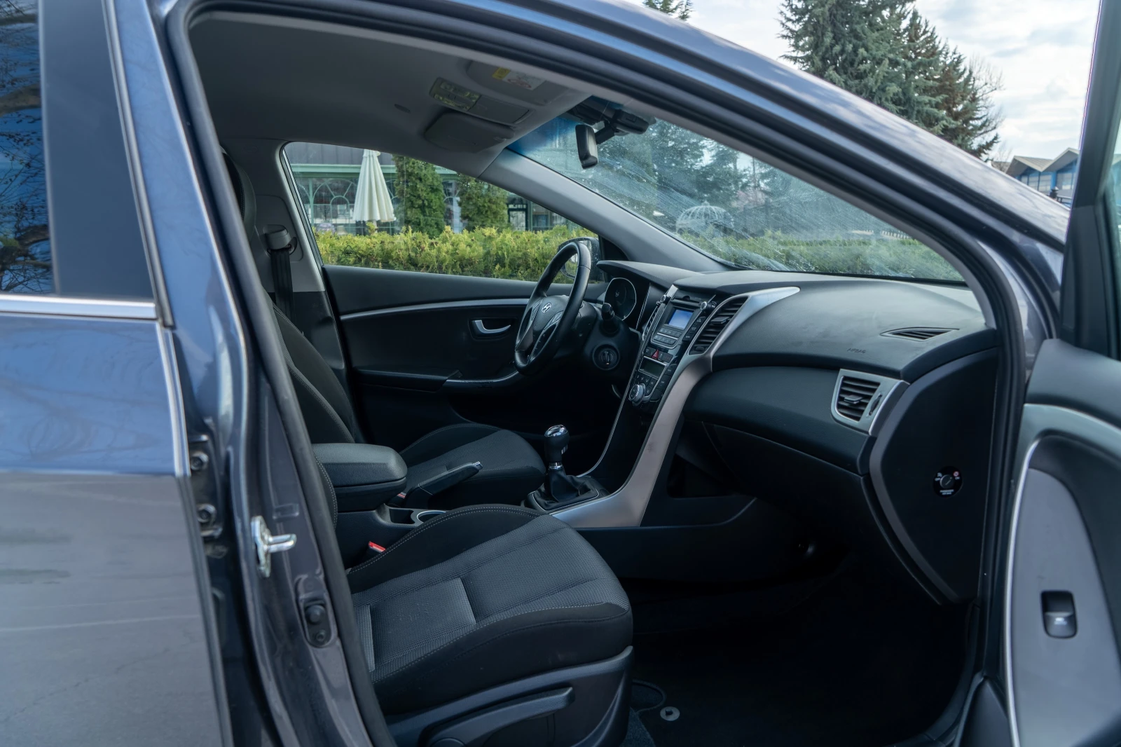 Hyundai I30 1.6 CRDI 110 кс Климатроник GO Edition, снимка 11 - Автомобили и джипове - 54235290