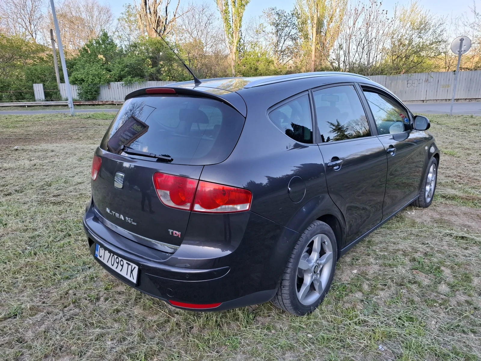 Seat Altea XL 2.0TDI DSG, снимка 6 - Автомобили и джипове - 54346224