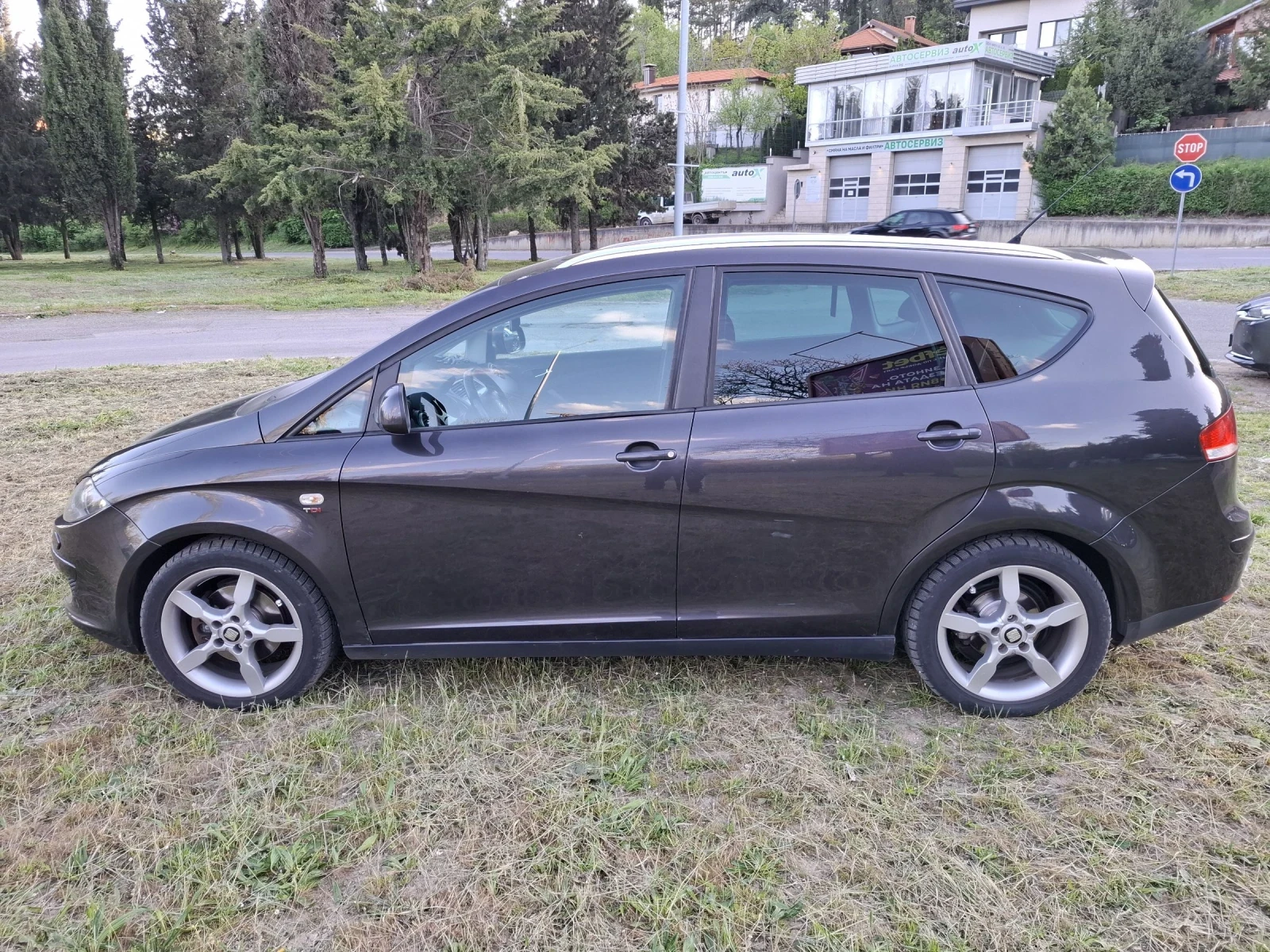 Seat Altea XL 2.0TDI DSG, снимка 3 - Автомобили и джипове - 54346224
