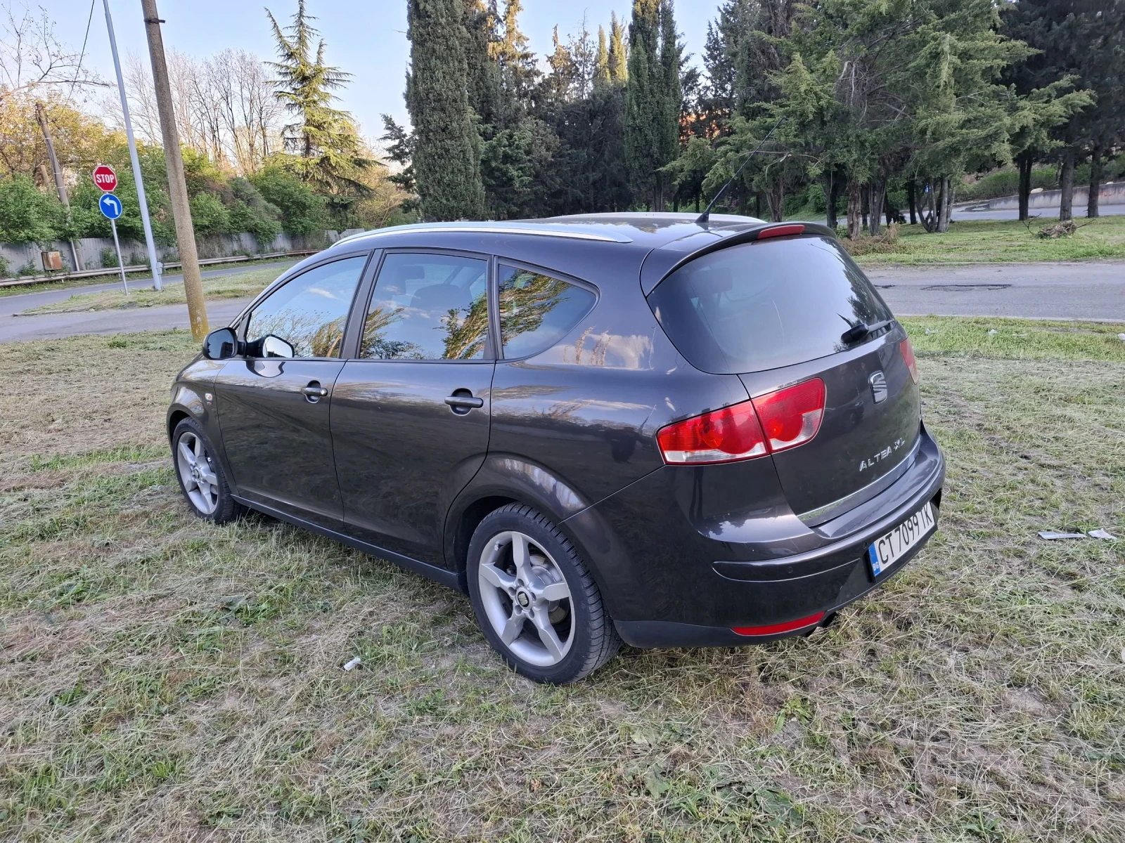 Seat Altea XL 2.0TDI DSG, снимка 4 - Автомобили и джипове - 54346224