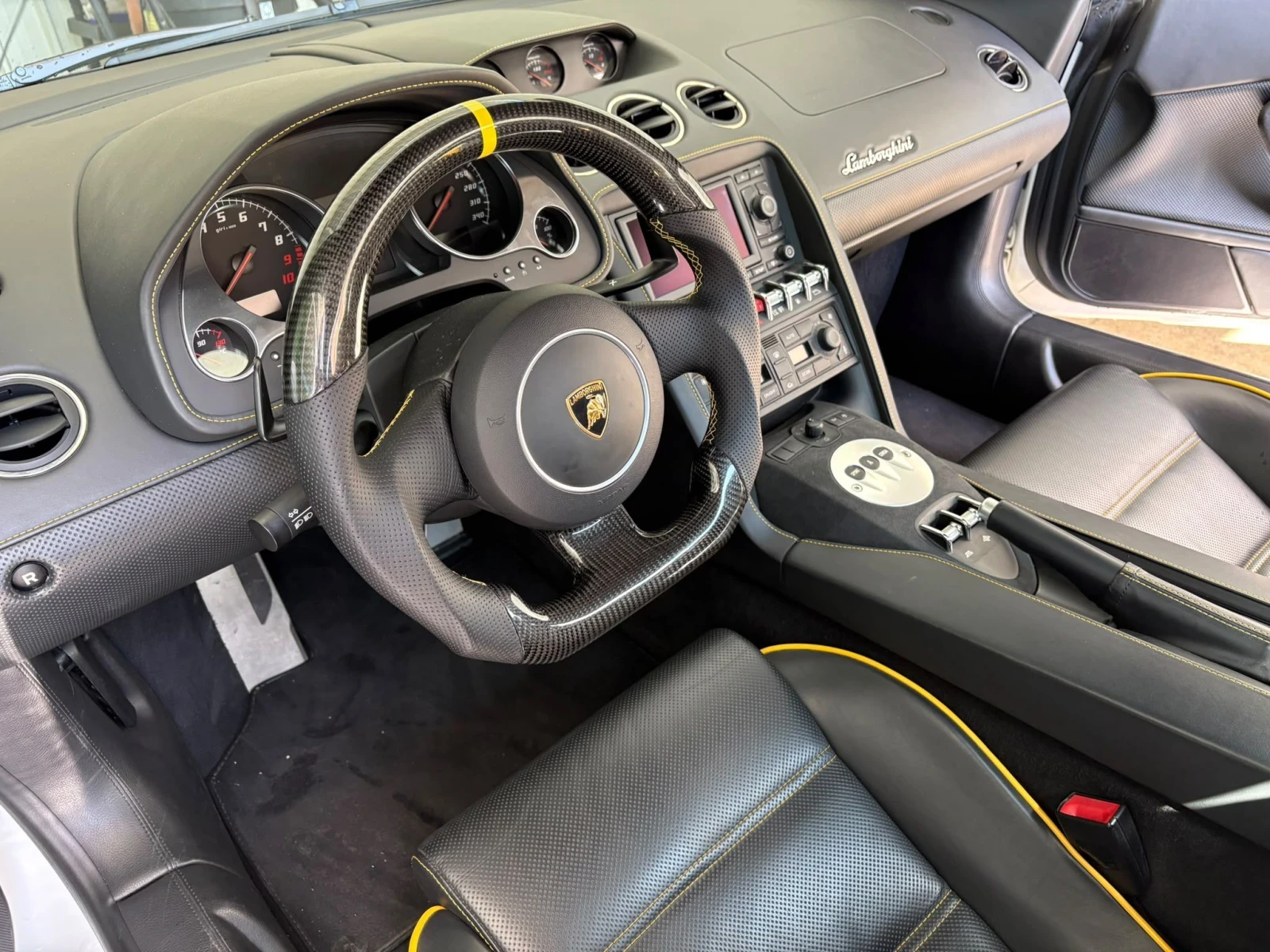 Lamborghini Gallardo LP 560 limited edition, снимка 5 - Автомобили и джипове - 55668640