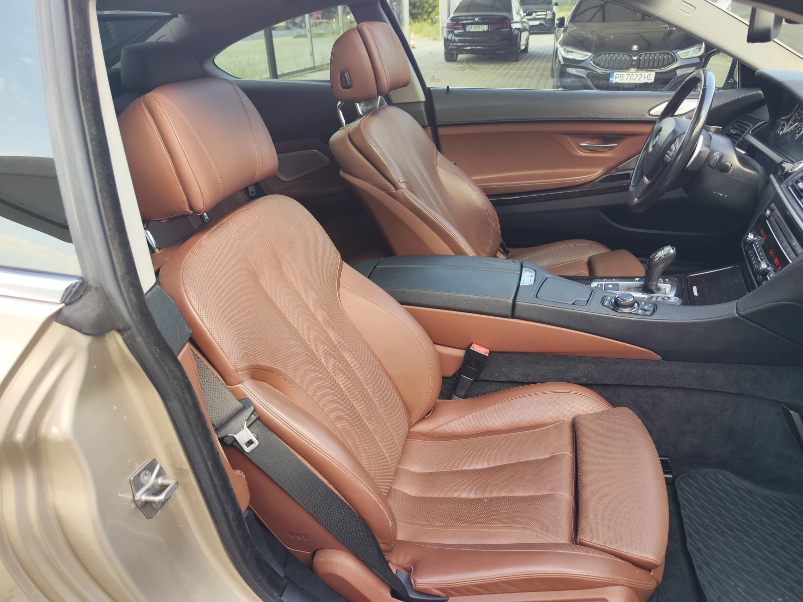 BMW 650 MPAK* B&Q* PANORAMA* PODGREV* OBDUH* 360CAM* LINEA, снимка 7 - Автомобили и джипове - 55806669