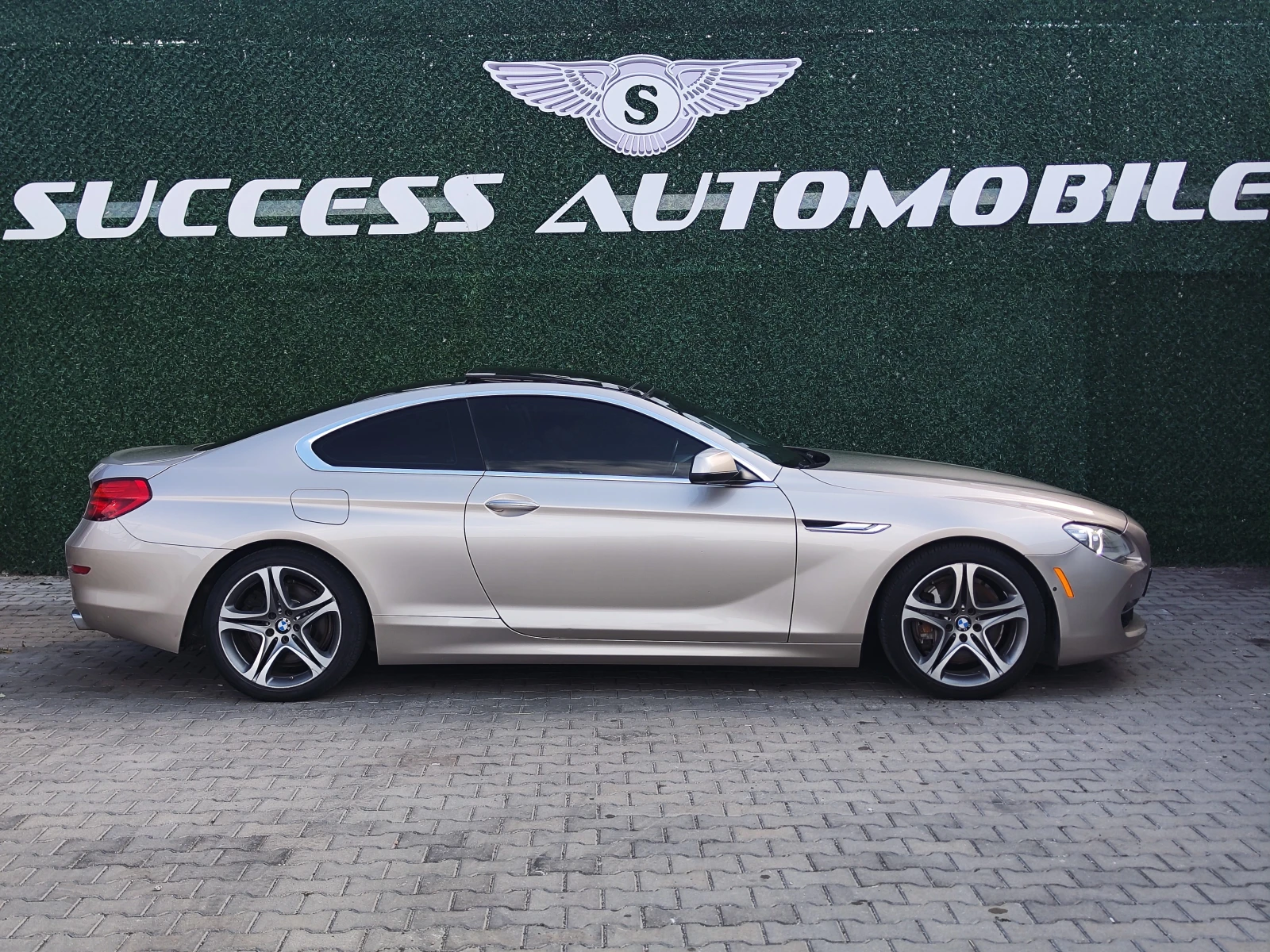BMW 650 MPAK* B&Q* PANORAMA* PODGREV* OBDUH* 360CAM* LINEA, снимка 3 - Автомобили и джипове - 55806669