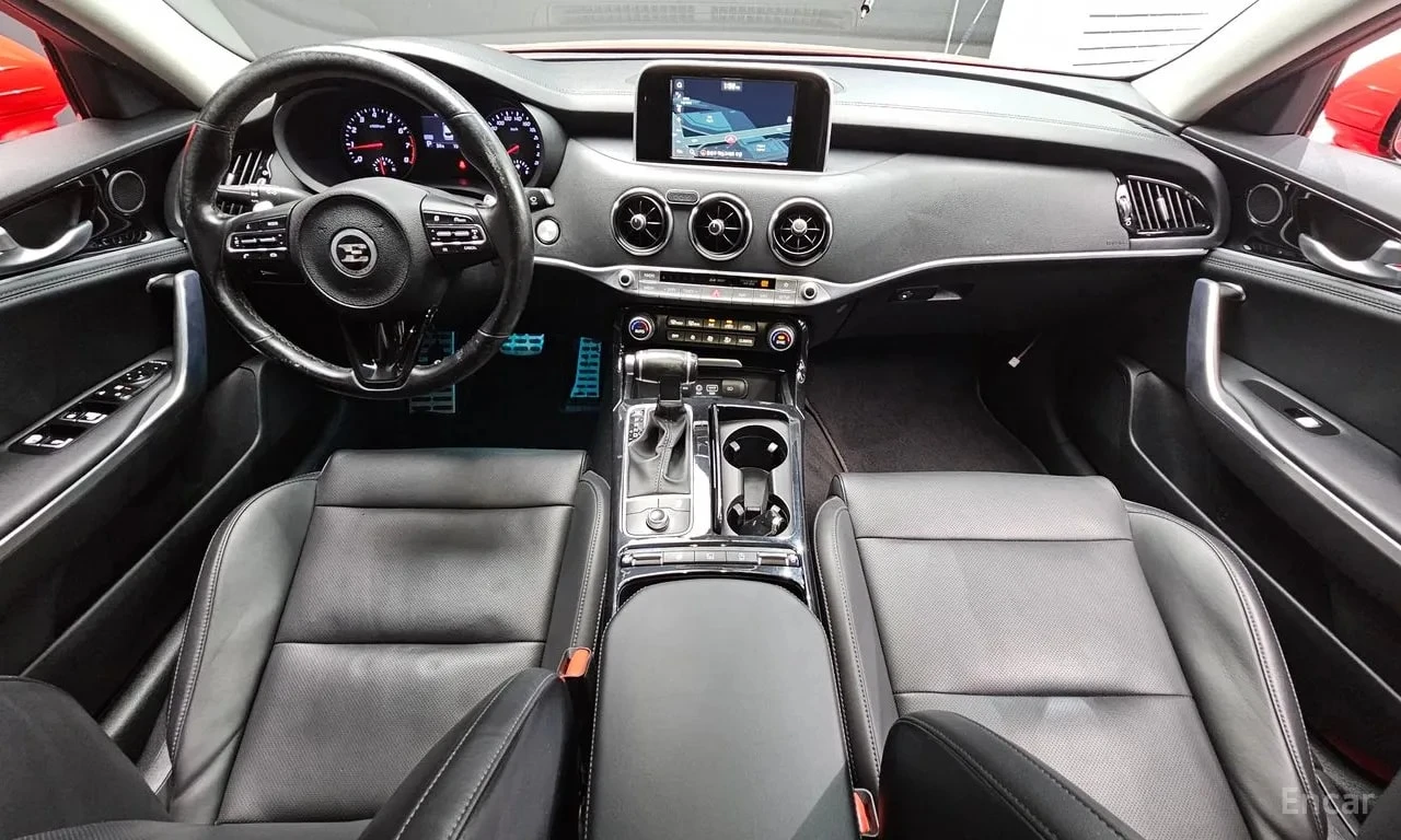 Kia Stinger * 2.0 Turbo AWD * ОБДУХВАНЕ * 360 * КЕЙЛЕС * , снимка 7 - Автомобили и джипове - 55922316