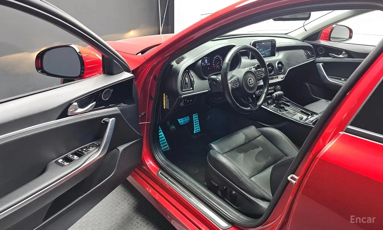 Kia Stinger * 2.0 Turbo AWD * ОБДУХВАНЕ * 360 * КЕЙЛЕС * , снимка 10 - Автомобили и джипове - 55922316