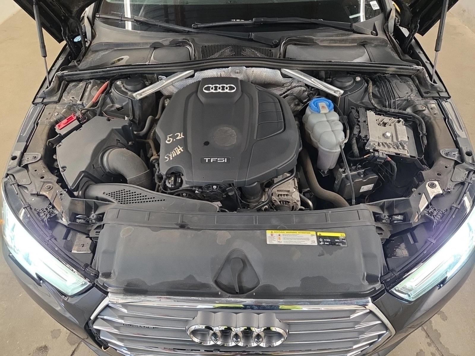 Audi A4  TECHNIK / 360 / Carfax / B&O / Ambient , снимка 16 - Автомобили и джипове - 56095960