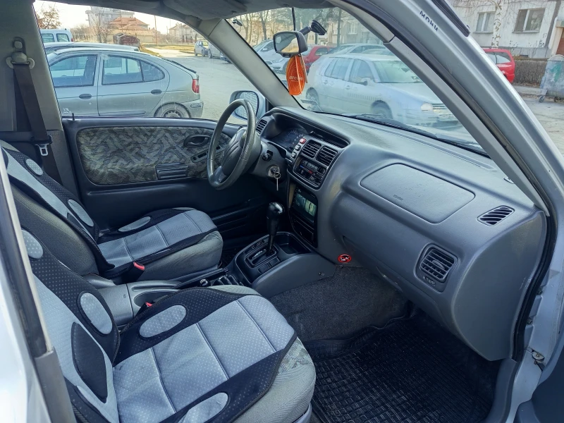 Suzuki Vitara 2.0, снимка 14 - Автомобили и джипове - 49611655