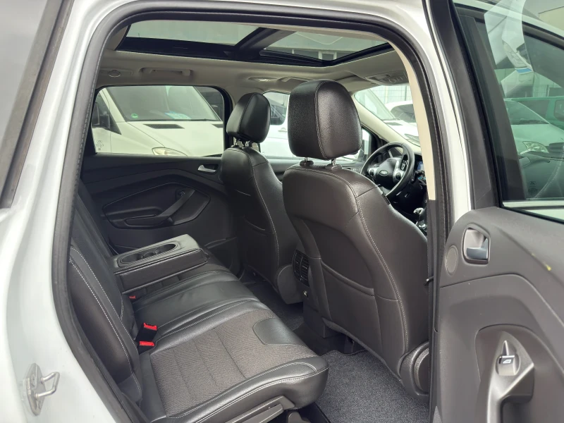 Ford Kuga 1.6 i, снимка 9 - Автомобили и джипове - 52883865