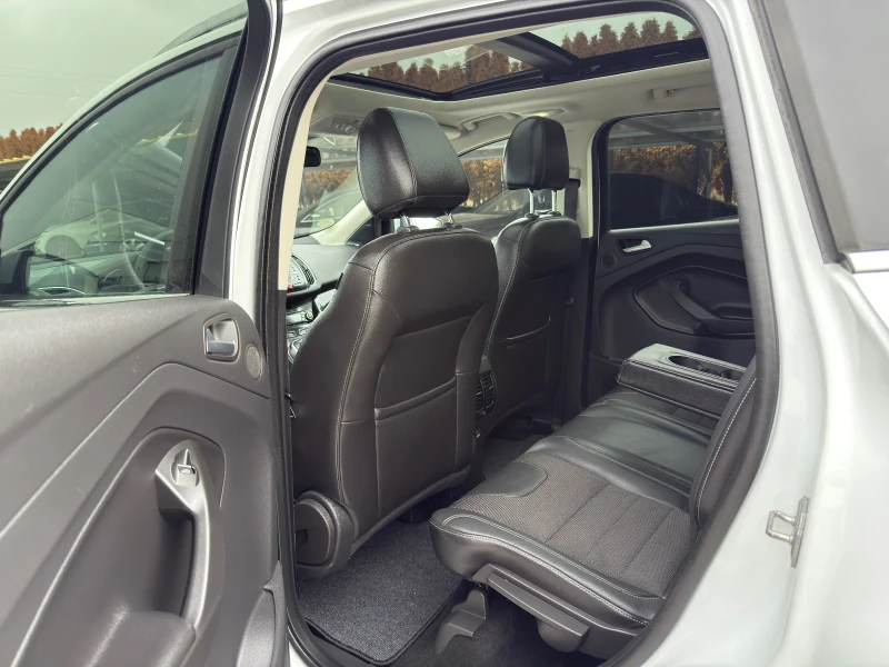 Ford Kuga 1.6 i, снимка 8 - Автомобили и джипове - 52883865