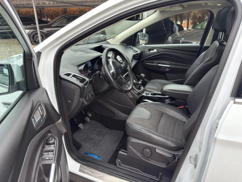 Ford Kuga 1.6 i, снимка 7 - Автомобили и джипове - 52883865