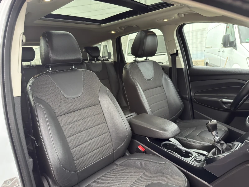 Ford Kuga 1.6 i, снимка 11 - Автомобили и джипове - 52883865