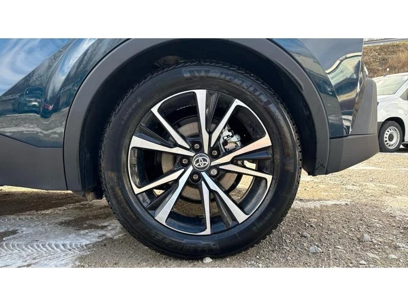 Toyota C-HR 1.8 HEV E-CVT Club FWD, снимка 16 - Автомобили и джипове - 53525401