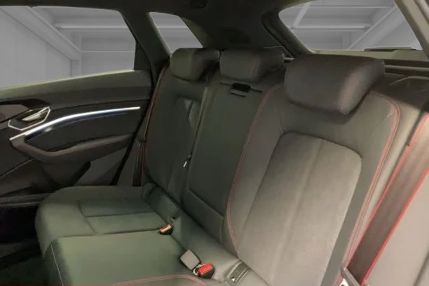Audi Q8 e-Tron 55 = S-line = Гаранция, снимка 10 - Автомобили и джипове - 56208189