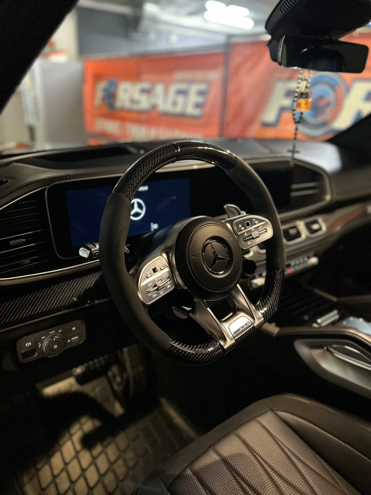 Mercedes-Benz GLS 63 AMG, снимка 6 - Автомобили и джипове - 53405122