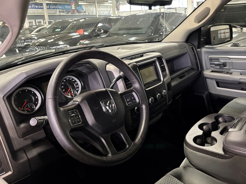 Dodge RAM 1500 Express| 5.7 HEMI| 4X4| CAMERA| PIONEERDECK| BENCH - изображение 5