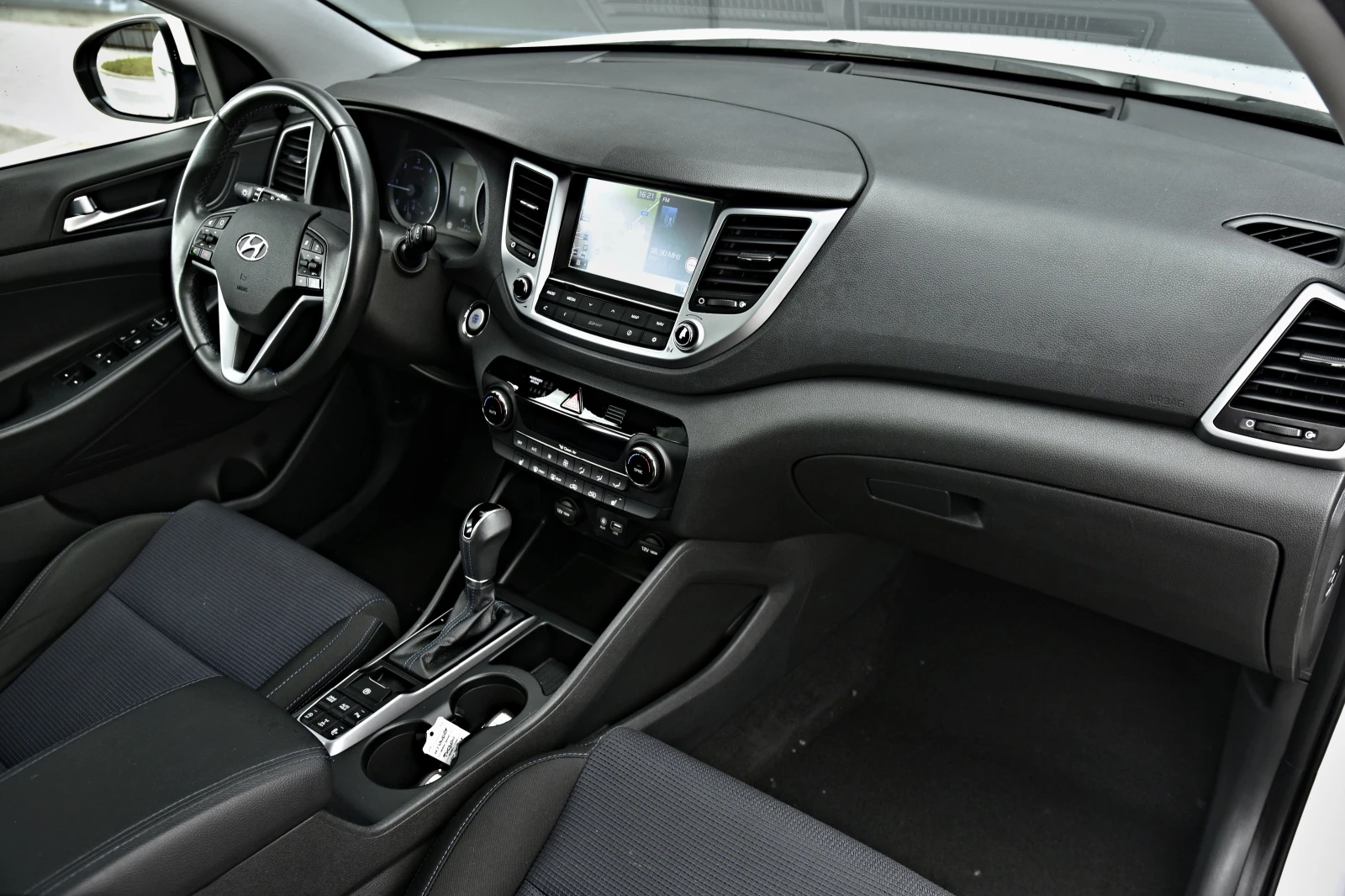 Hyundai Tucson 2.0CRDI* ��������* �������* ����* ��.������//184cv | Mobile.bg � ����������� 16