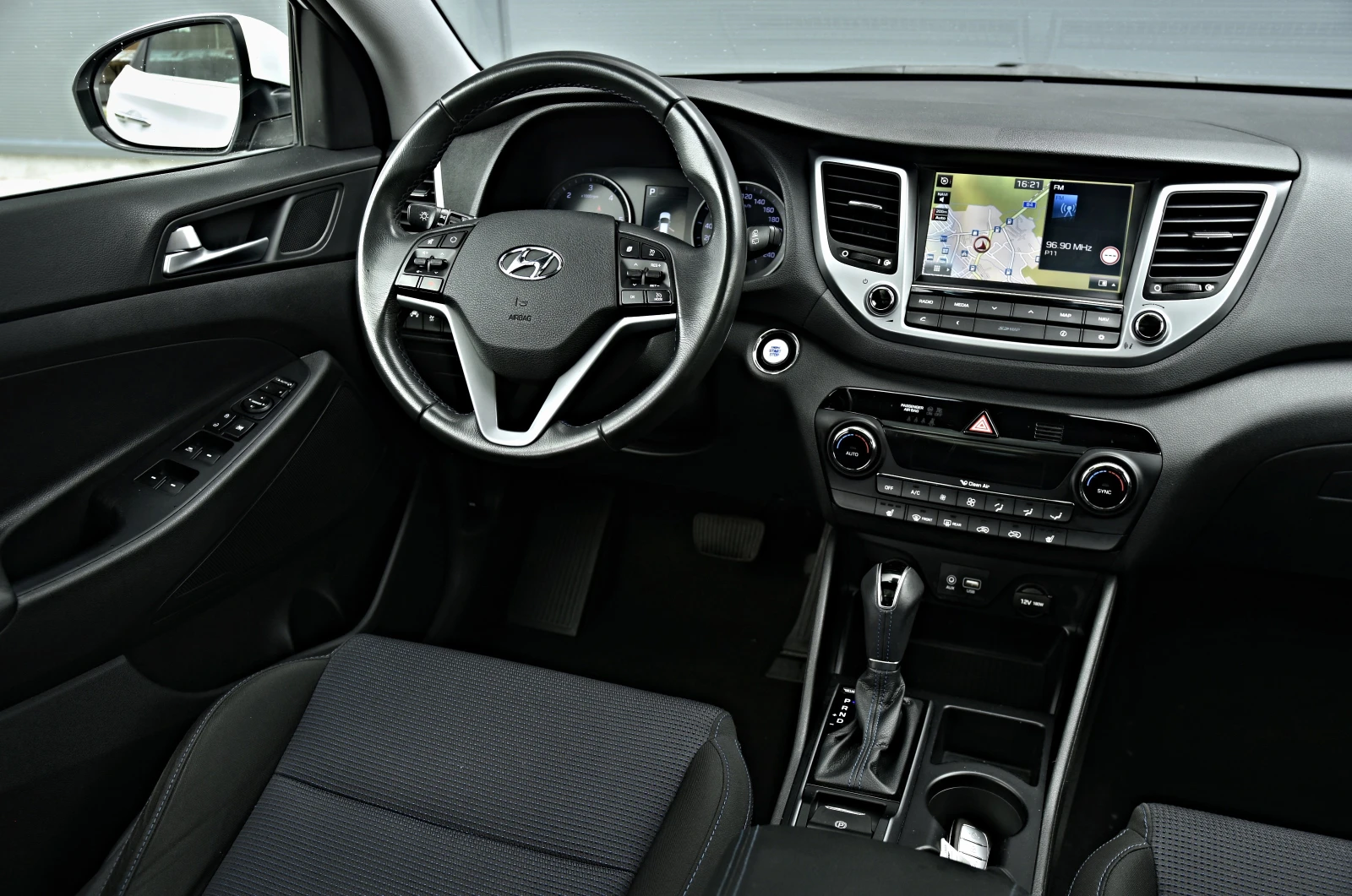 Hyundai Tucson 2.0CRDI* ��������* �������* ����* ��.������//184cv | Mobile.bg � ����������� 15