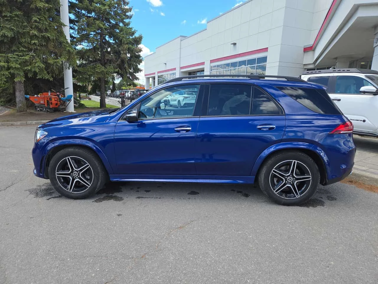 Mercedes-Benz GLE 450 АМГ ПАКЕТ/ДИСТРОНИК/360/ГУМИ+ ДЖАНТИ/HUD/КЛИП, снимка 3 - Автомобили и джипове - 54694100