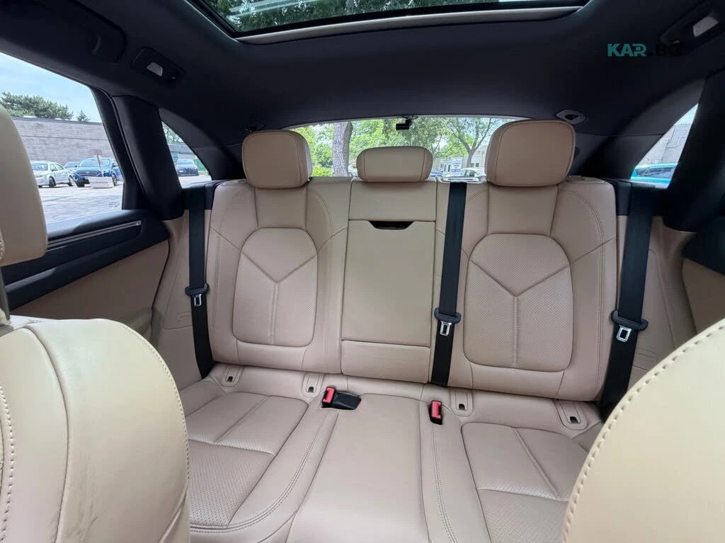 Porsche Macan * AWD * PANORAMA * Автокредит * (Цена до България), снимка 16 - Автомобили и джипове - 55302448