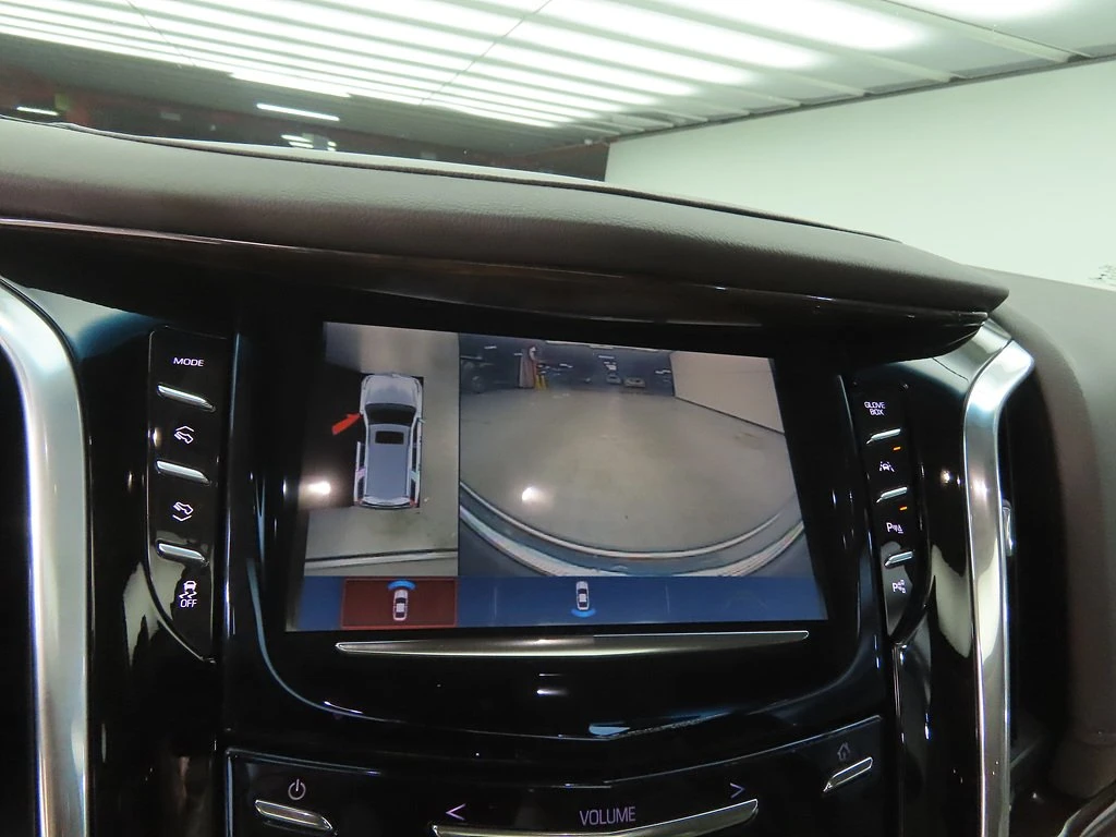 Cadillac Escalade 6.2* ЛЮК* 360* ПОДГРЕВ ВОЛАН* ЕЛ. БАГАЖНИК* КРАЙНА, снимка 14 - Автомобили и джипове - 55349015