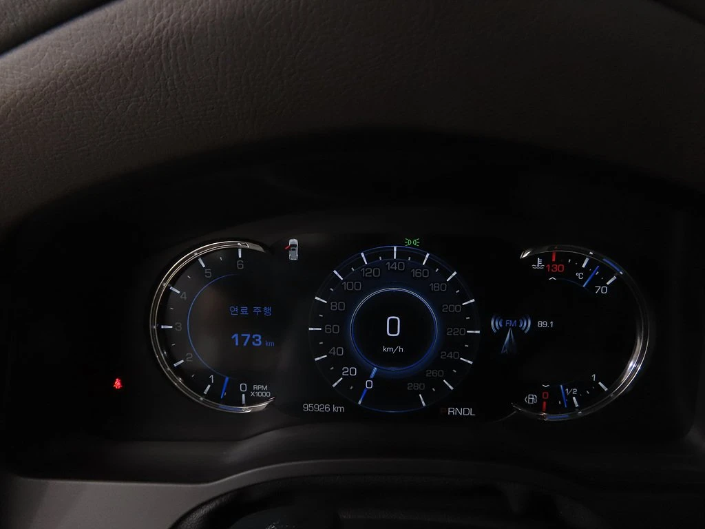 Cadillac Escalade 6.2* ЛЮК* 360* ПОДГРЕВ ВОЛАН* ЕЛ. БАГАЖНИК* КРАЙНА, снимка 9 - Автомобили и джипове - 55349015