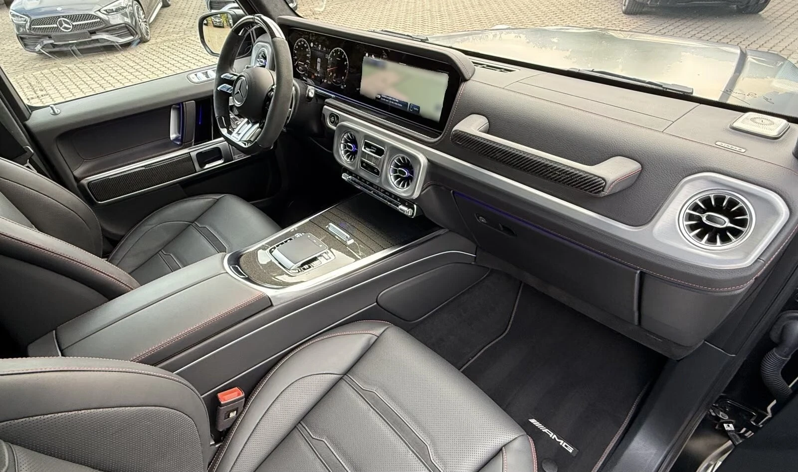 Mercedes-Benz G 63 AMG MANUFAKTUR / CARBON / NIGHT / BURM / EXCLUSIVE /, снимка 16 - Автомобили и джипове - 55977440