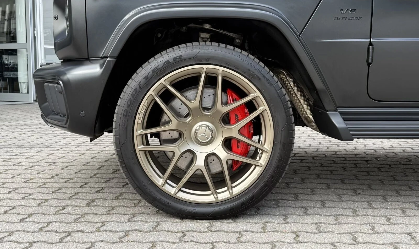 Mercedes-Benz G 63 AMG MANUFAKTUR / CARBON / NIGHT / BURM / EXCLUSIVE /, снимка 7 - Автомобили и джипове - 55977440