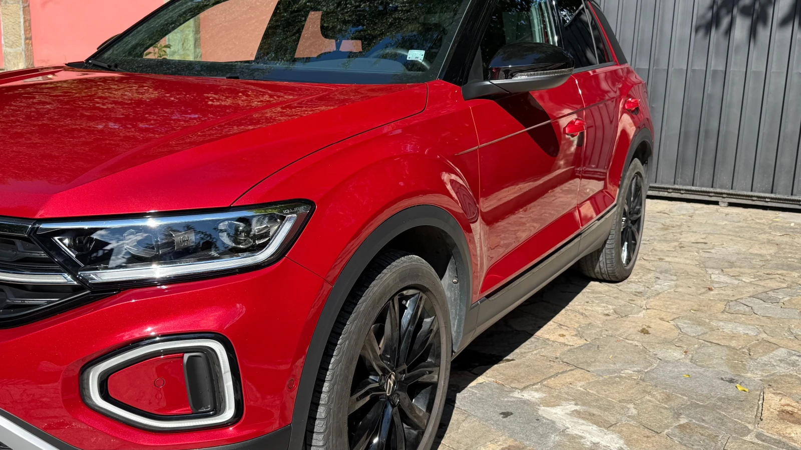 VW T-Roc Black Style Bose аудио | Първи собственик | Лизинг, снимка 2 - Автомобили и джипове - 56247311