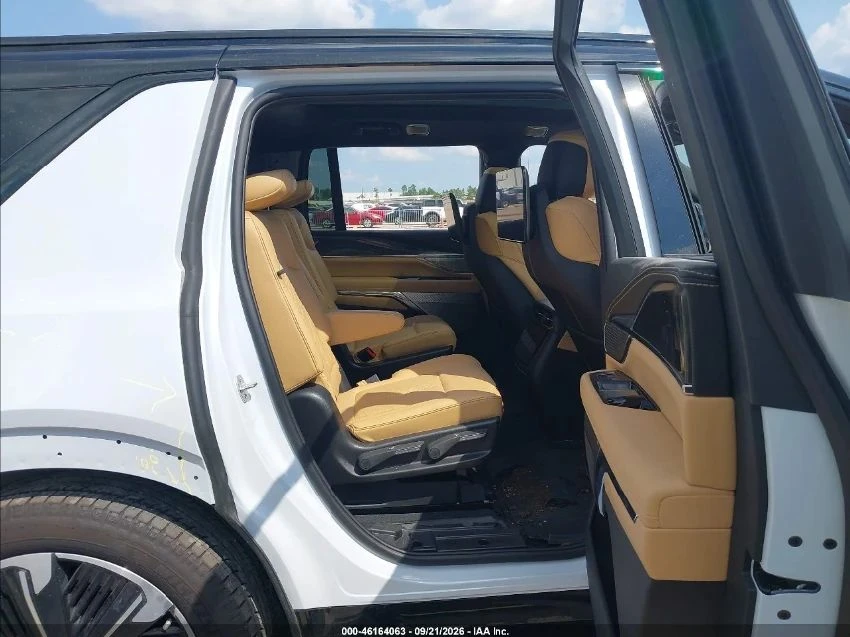 Cadillac Escalade, снимка 9 - Автомобили и джипове - 56690428