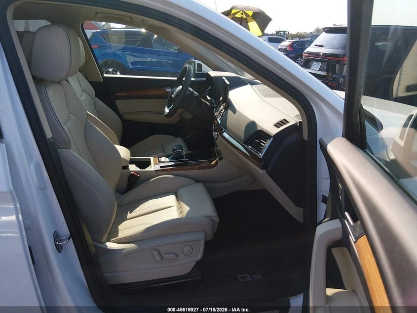 Audi Q5 55TFSI E* DISTRONIC* ПОДГРЕВ* , снимка 9 - Автомобили и джипове - 56735725