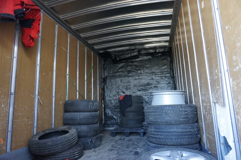 Ford Transit 350/2.4TDCi/Въздушно Окачване, снимка 12 - Бусове и автобуси - 52277423