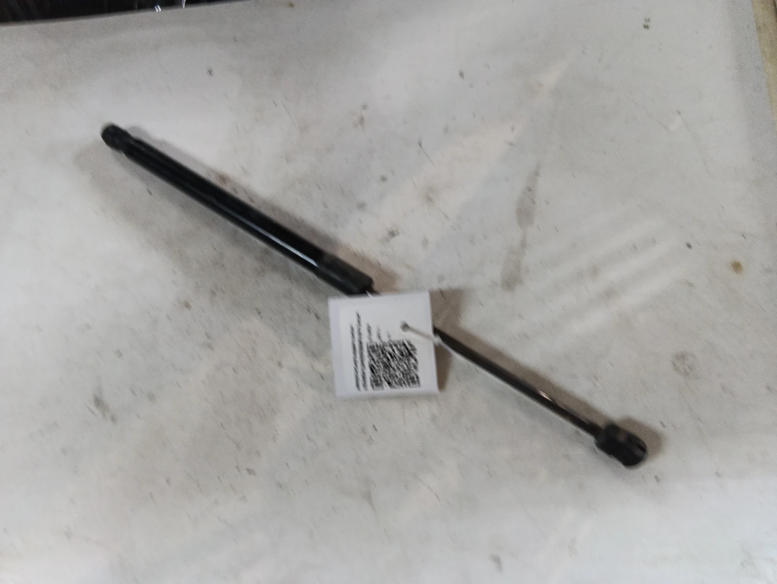 амортисьор заден капак КОМБИ 3AF827550B VW Passat